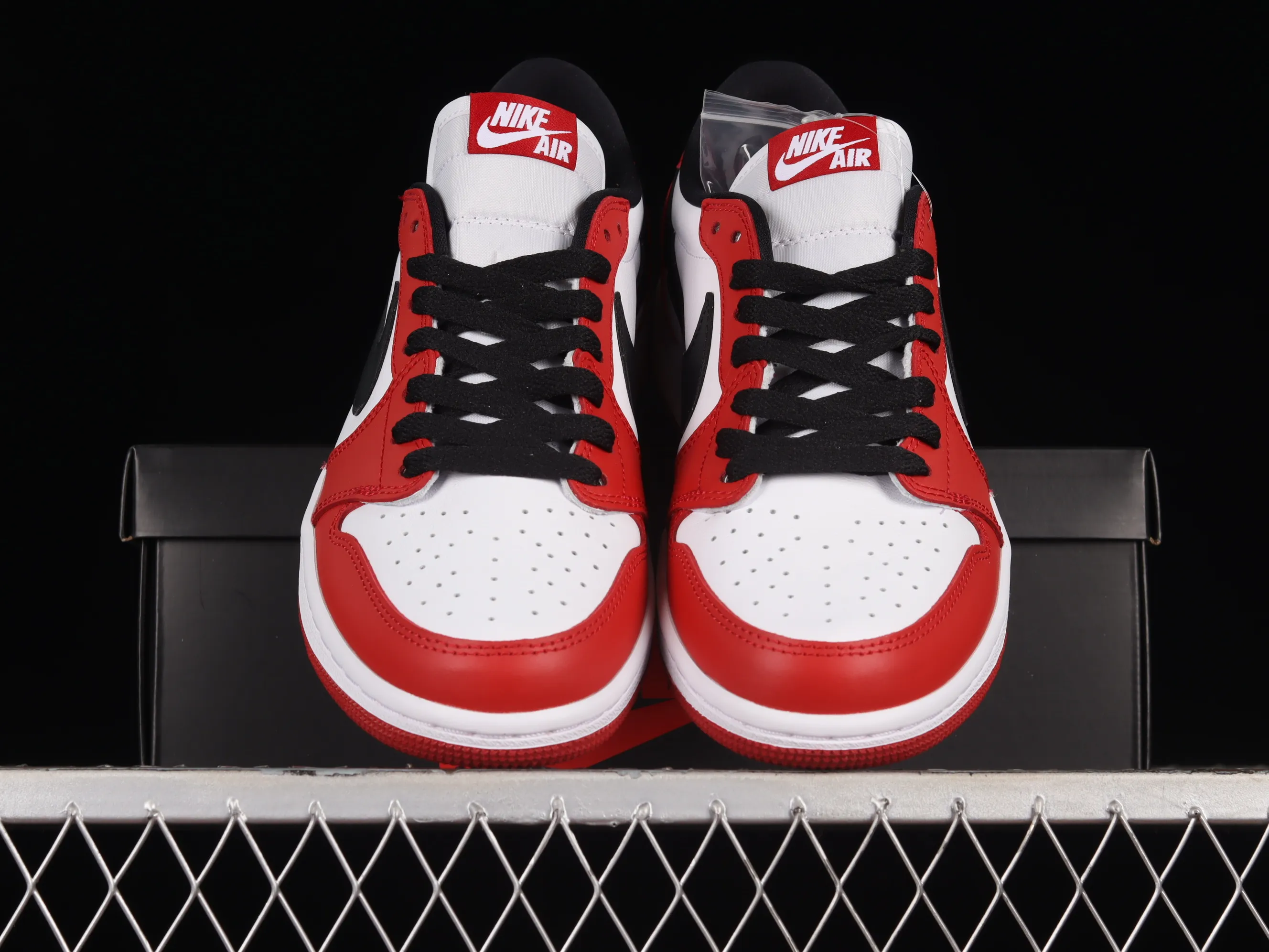 All categories Air Jordan Jordan series basketball shoes Air Jordan 1 Low pure original version Air Jordan 1 Low OG "Chicago" AJ1 Joe 1 Chicago full head layer low-top basketball shoes 705329-600